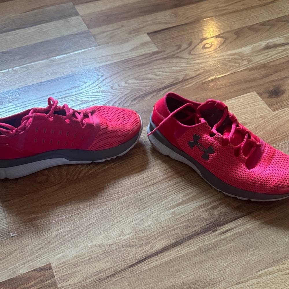 Under Armour Bright pink Running Shoes